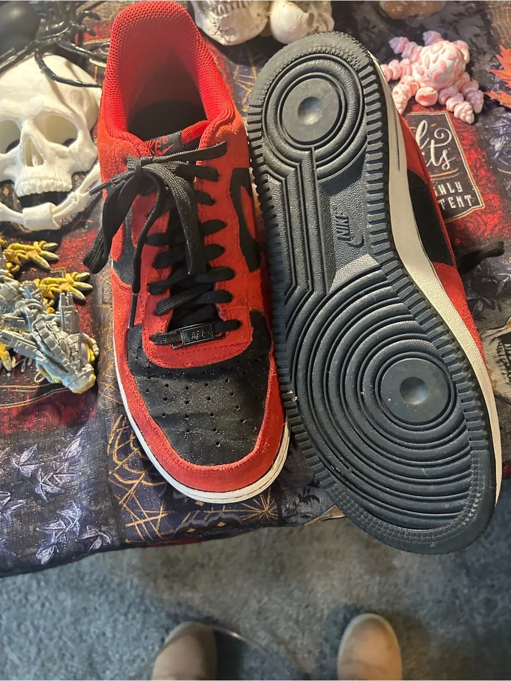 Men's Athletic Shoes - Red & Black Low-Top Sneakers